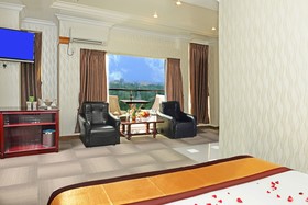 Grand United Ahlone