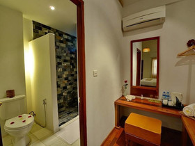 Oasis Hotel