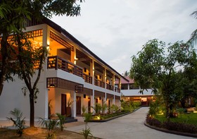 The Mandolis Hotel and Restaurant