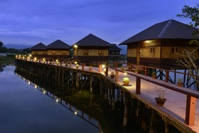 Shwe Inn Tha Floating Resort