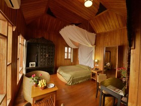 Shwe Inn Tha Floating Resort