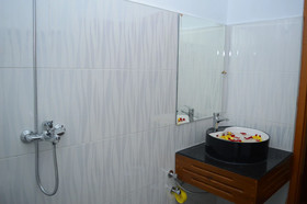 Golden Hill Kayah Hotel