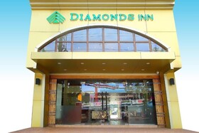 Diamonds Inn