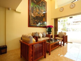 Diamonds Inn