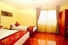 Diamonds Inn
