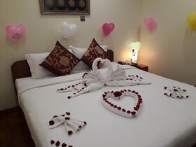 Diamonds Inn