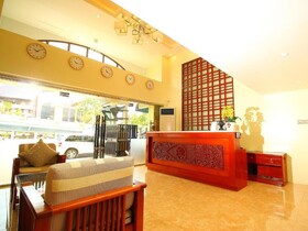 Diamonds Inn