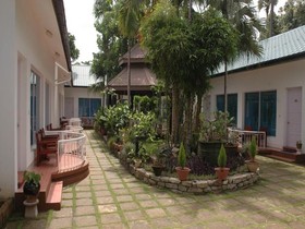 Emerald Land Inn Hotel