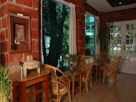 Emerald Land Inn Hotel