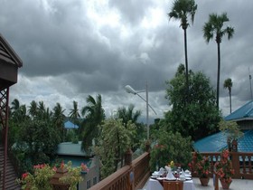 Emerald Land Inn Hotel