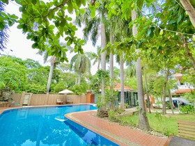 Golden Country Hotel