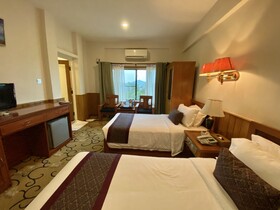 Golden Country Hotel