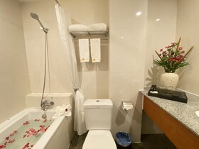 Golden Country Hotel