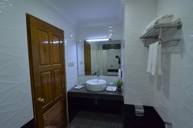 Hotel Moe Thee