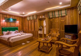 Mandalay Karaweik Mobile Hotel