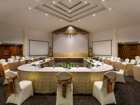 Mercure Mandalay Hill Resort