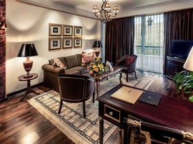 Mercure Mandalay Hill Resort