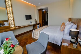 New Wave Hotel