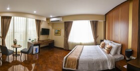 New Wave Hotel