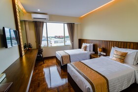 New Wave Hotel