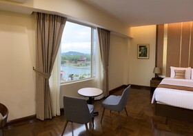 New Wave Hotel