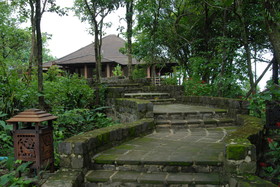 Popa Mountain Resort