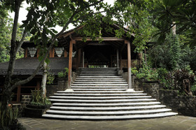Popa Mountain Resort