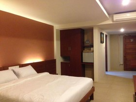 Paradise Hotel
