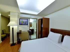 Cherry Hills Hotel