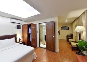 Cherry Hills Hotel