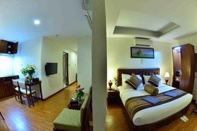 Cherry Hills Hotel