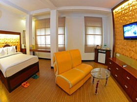 Clover Hotel