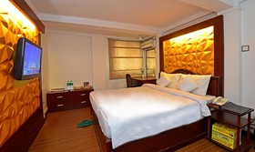 Clover Hotel
