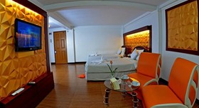 Clover Hotel
