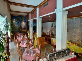 Golden Butterfly Hotel