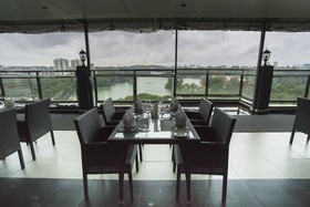 Esperado Lake View Hotel