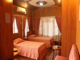 Kaung Lay Inn