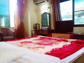 Royal White Elephant Hotel