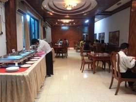 Royal White Elephant Hotel