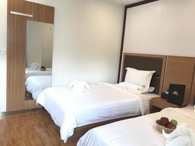 Sky Hotel 88 St.