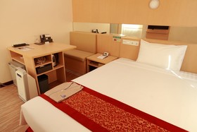 Super Hotel Yangon Kabar Aye Road