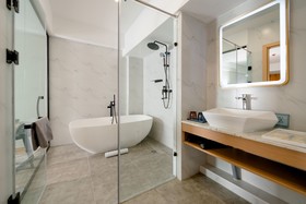 Millennium Plaza Hotel