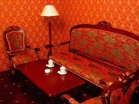 White House Hotel