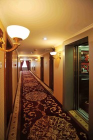 White House Hotel
