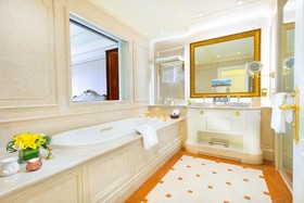 Legend Palace Hotel