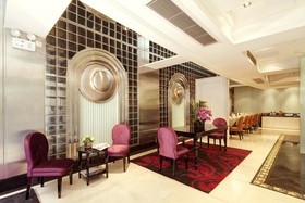 Ole Tai Sam Un Hotel