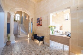 Georges Boutique Living
