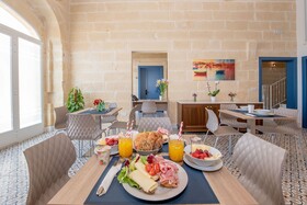 Georges Boutique Living