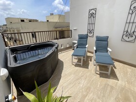 Alina Boutique Living