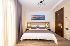 C4 Retreats By Georges Boutique Living